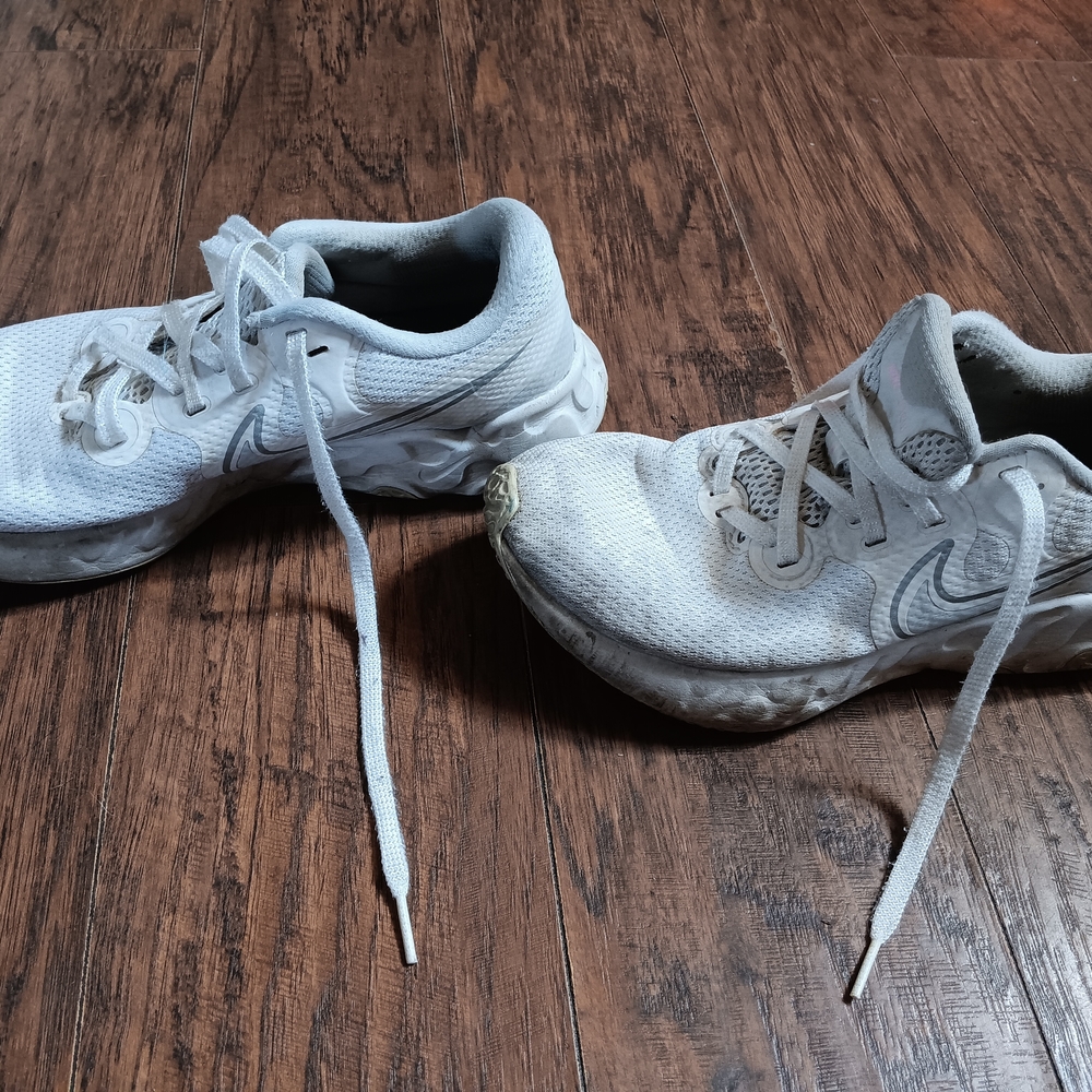 Nike Beige Running Shoes